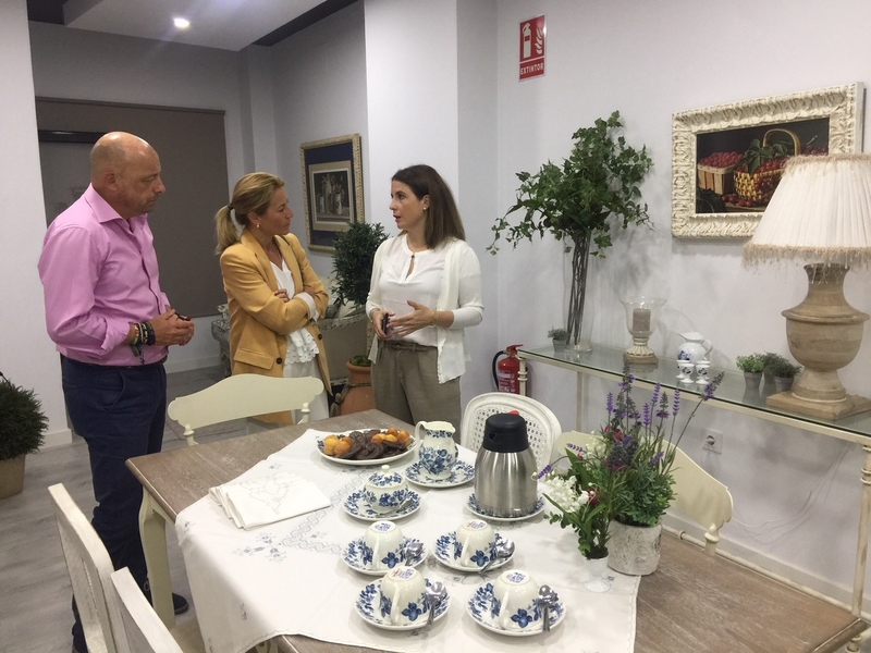 La alcaldesa de Cáceres destaca la importancia de proyectos innovadores relacionados con la gastronomía