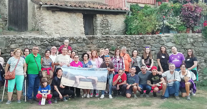 La Asociación de Personas Sordas de Cáceres celebra el reconocimiento a la Comunidad sorda y sordociega