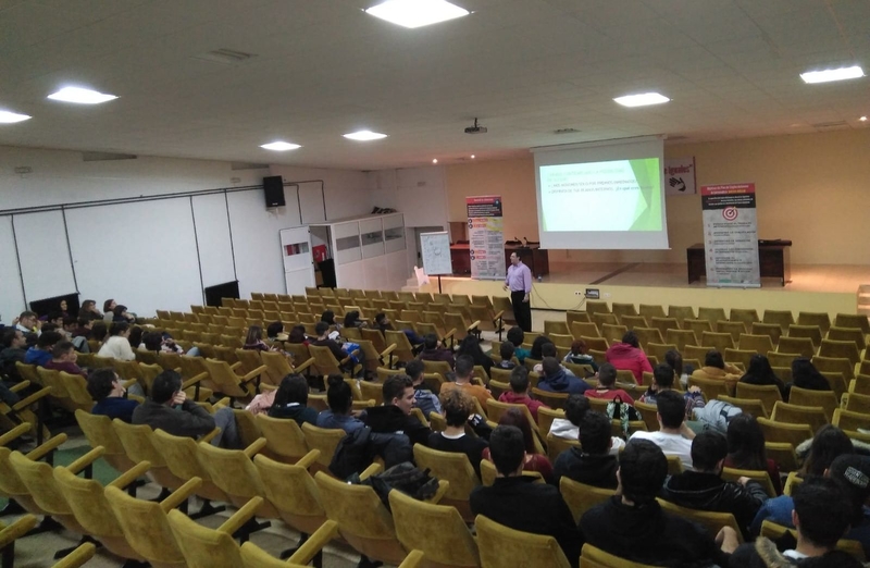 CEAT de Badajoz realizó un taller de motivación hacia el autoempleo en la Universidad Laboral de Cáceres
