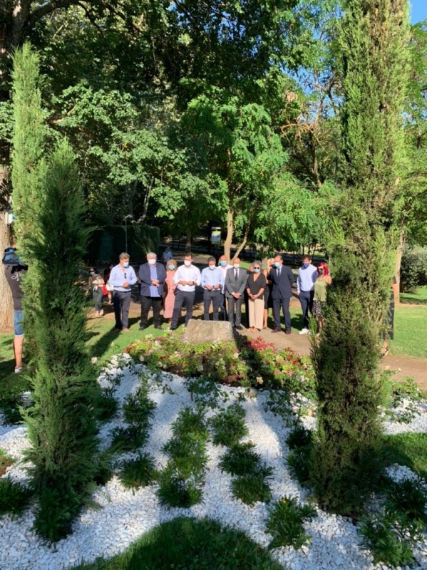 El Ayuntamiento de Cáceres inaugura el Jardín de la Memoria en reconocimiento a las personas fallecidas durante la epidemia de Covid-19 