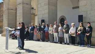 El Ayuntamiento de Cáceres muestra su repulsa por los asesinatos de mujeres víctimas de la violencia machista