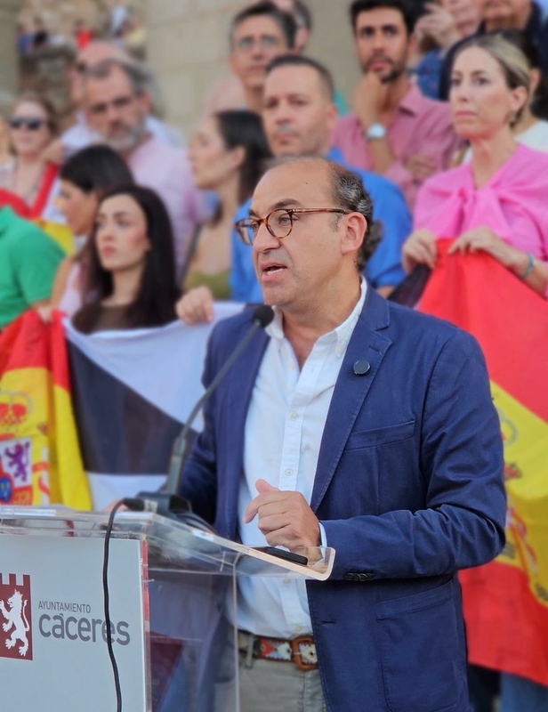 Rafa Mateos agradece a los miles de cacereños que apoyaron a Ceuta en la Plaza Mayor de Cáceres