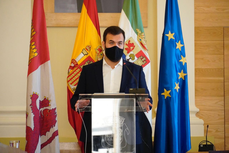 El alcalde afirma que, con las condiciones actuales, la explotación de litio en la Montaña de Cáceres no es viable