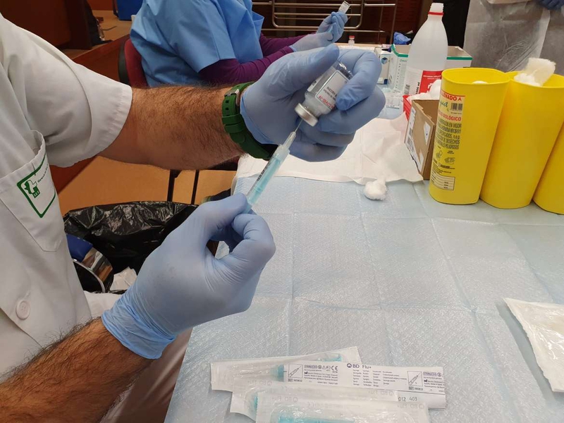 Extremadura ha administrado 27.067 dosis de la vacuna covid, el 31% a sanitarios