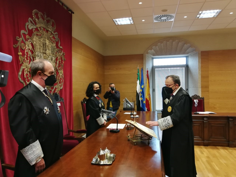 González Casso jura su cargo como presidente de la Audiencia Provincial de Cáceres y alude a la importancia de la independencia judicial 