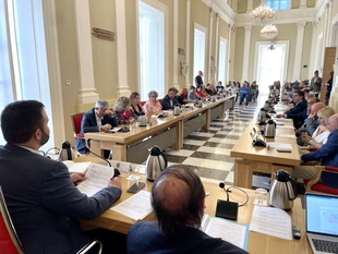 El Pleno del Ayuntamiento aprueba iniciar los trmites para solicitar a UNICEF la renovacin del reconocimiento de Ciudad Amiga de la Infancia