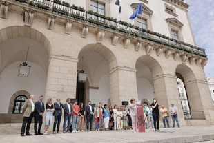 El Pleno aprueba la gratuidad del autobs para menores de 16 aos que comenzar el 1 de junio