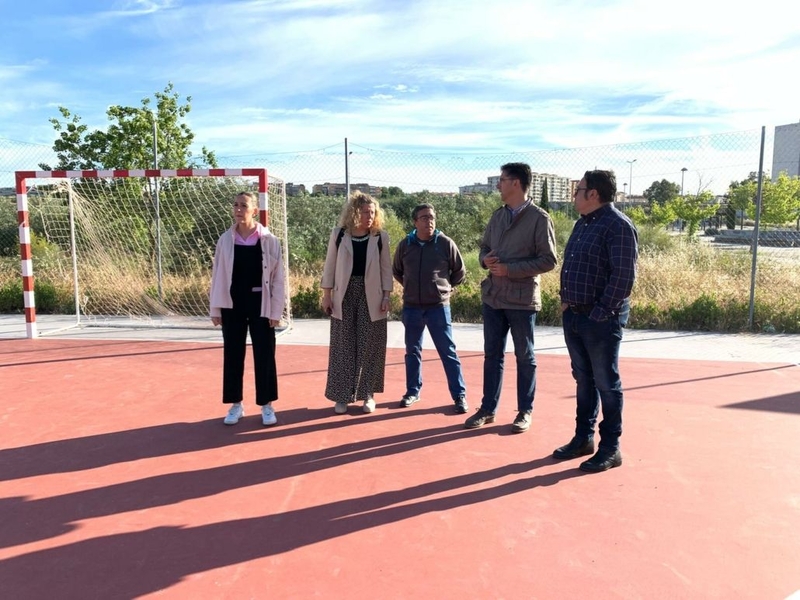 El Ayuntamiento instalará en el Junquillo una nueva área deportiva de Calistenia y renovará el cerramiento de la pista polideportiva