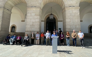 El Ayuntamiento de Cáceres muestra su repulsa por los asesinatos de mujeres víctimas de la violencia machista