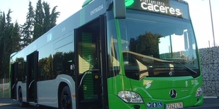 El Ayuntamiento de Cáceres mejorará la accesibilidad de nueve paradas de autobús
