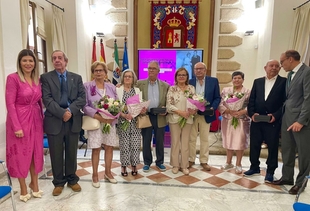El Ayuntamiento de Cáceres homenajea a cuatro matrimonios longevos de la ciudad