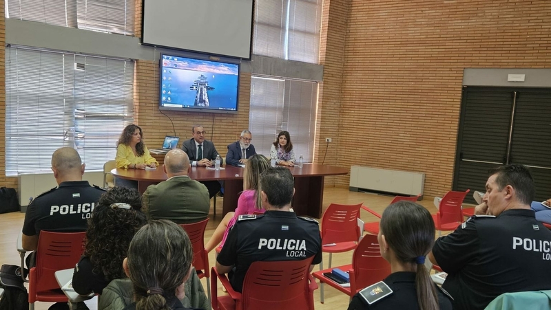 Rafa Mateos destaca la importancia de la colaboración entre las instituciones en la lucha contra la violencia de género