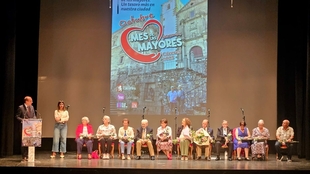 El Ayuntamiento de Cáceres rinde homenaje a las personas mayores en el Gran Teatro