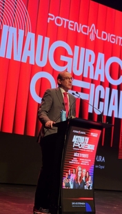El alcalde, Rafa Mateos, reivindica la capacidad de Cáceres para atraer talento, innovación e inversión durante la inauguración de Potencial Digital